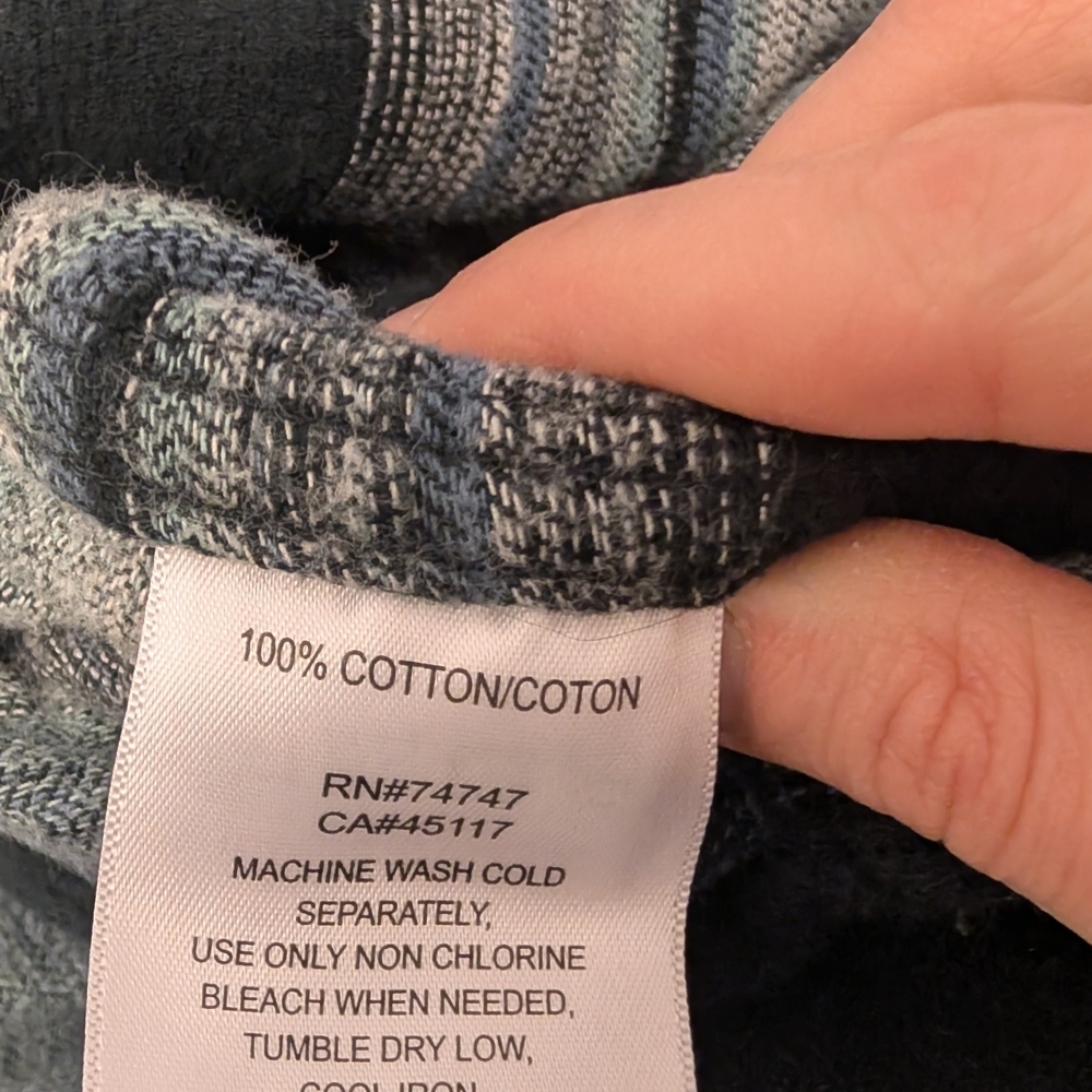 Bass Pro Shops Gray and Black Knit Jacket - Picture 6 of 11